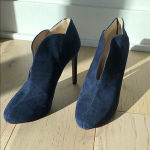 Nine west v suede blue boots bootie heels 7.5